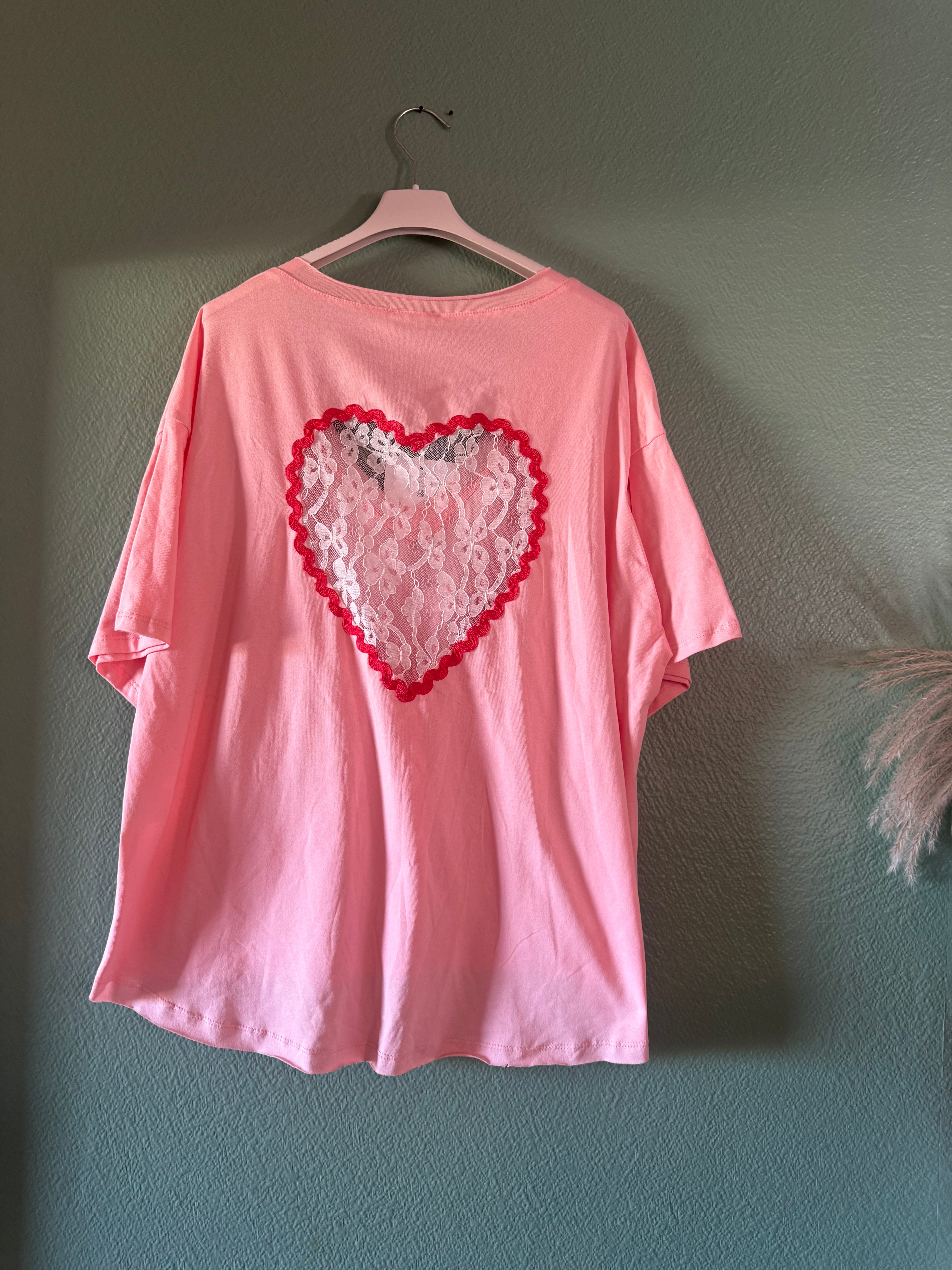 Tee-shirt coeur en dentelle dans le dos