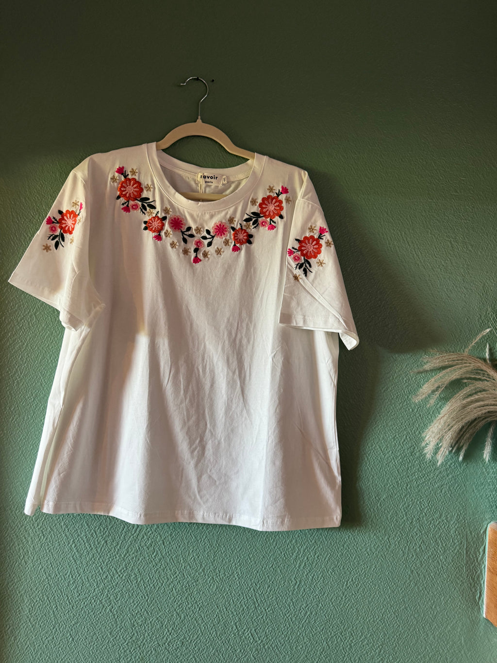 Tee-shirt Blanche avec Fleurs