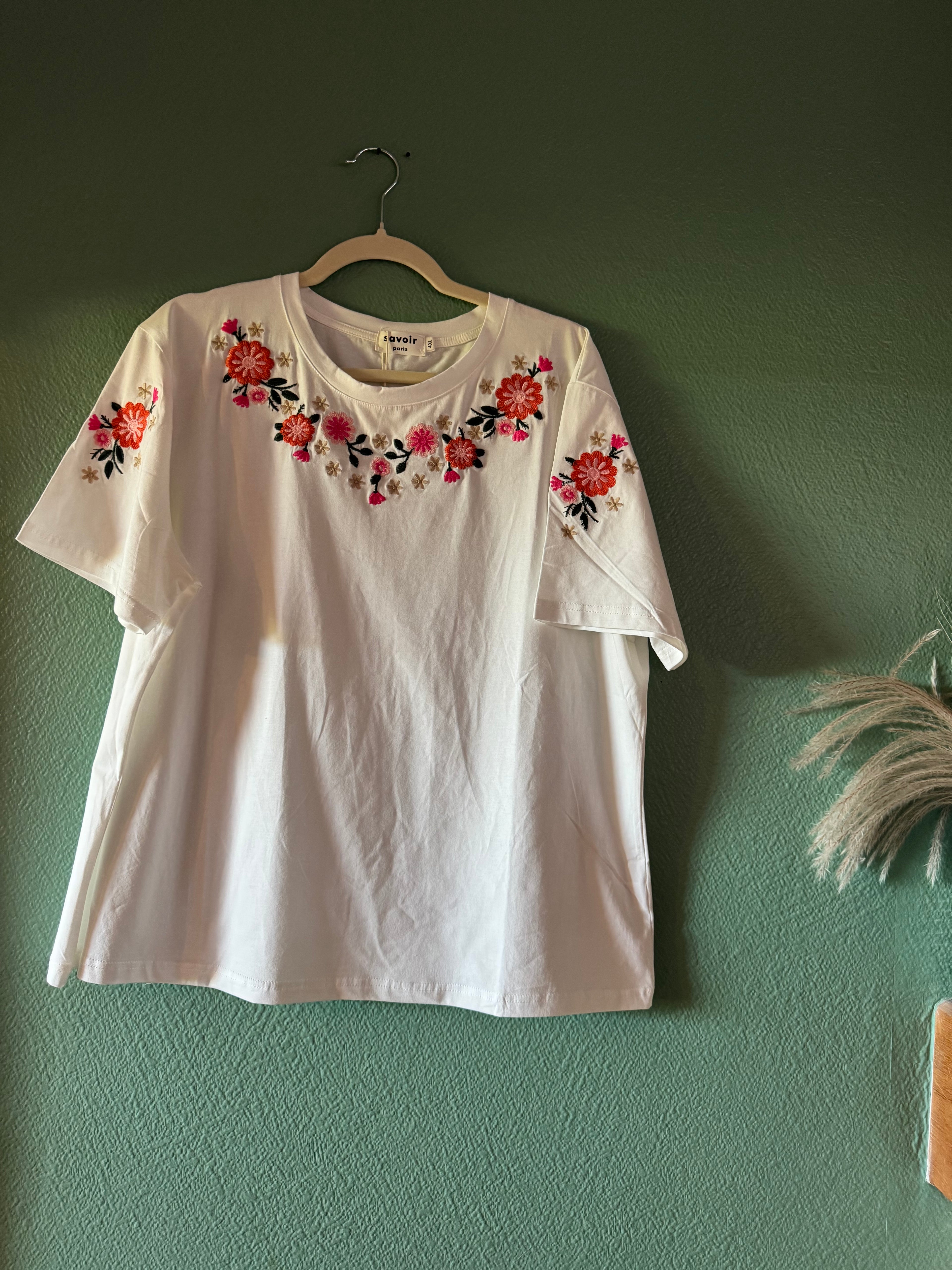 Tee-shirt Blanche avec Fleurs