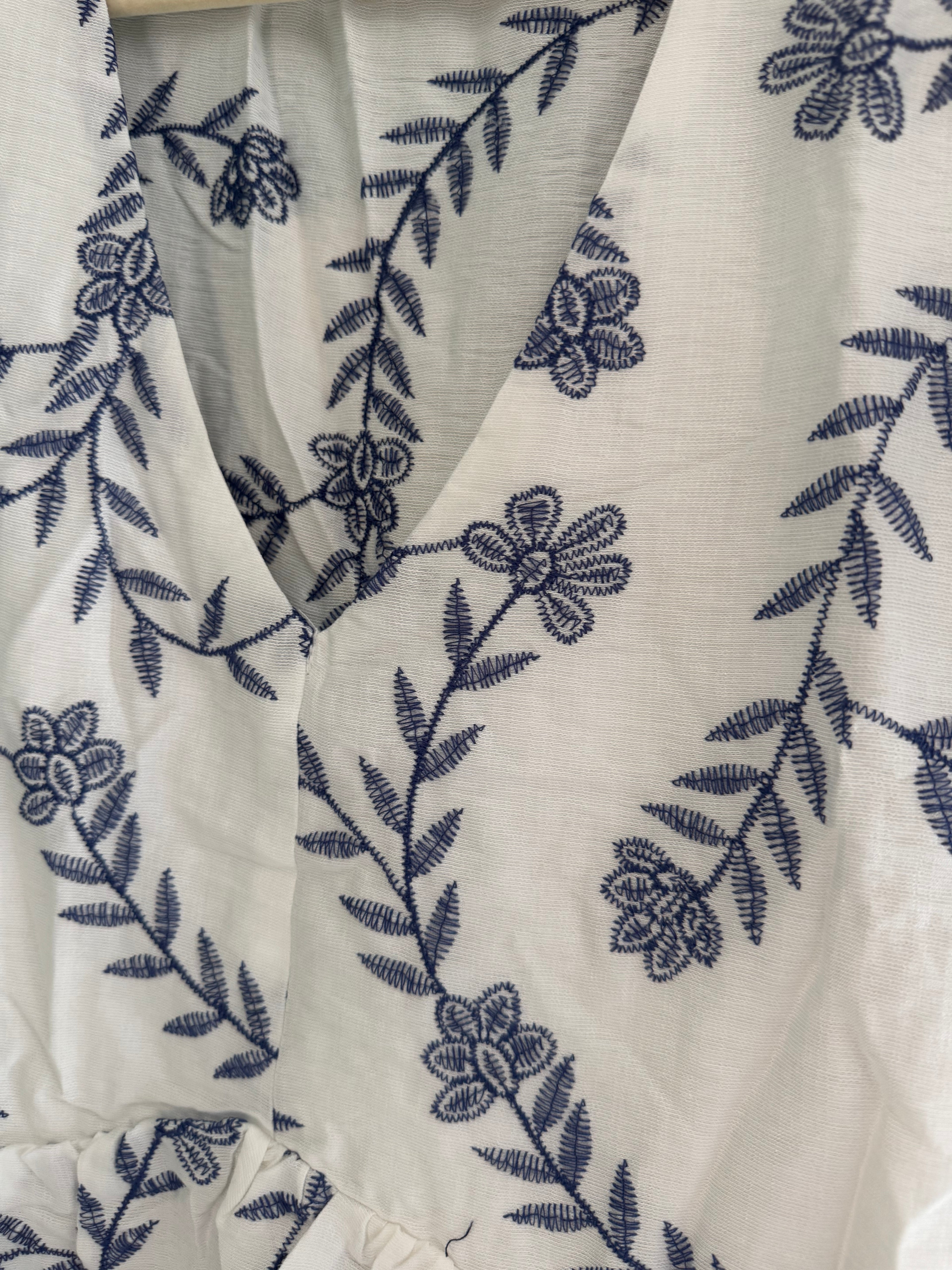 Robe blanc et bleu