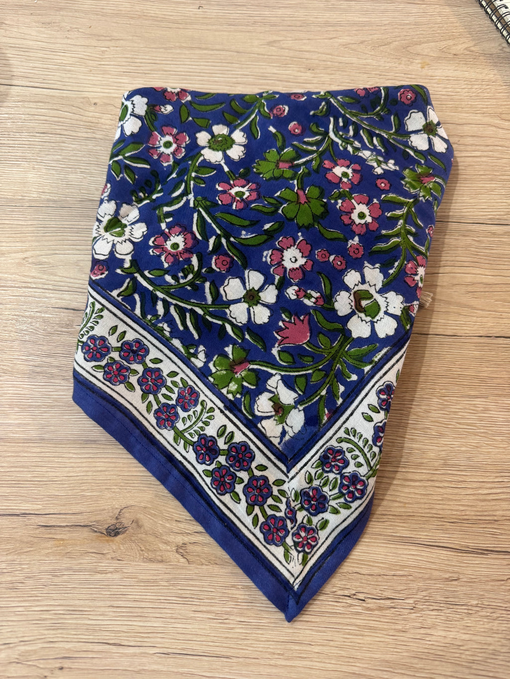 Foulard bleu marine