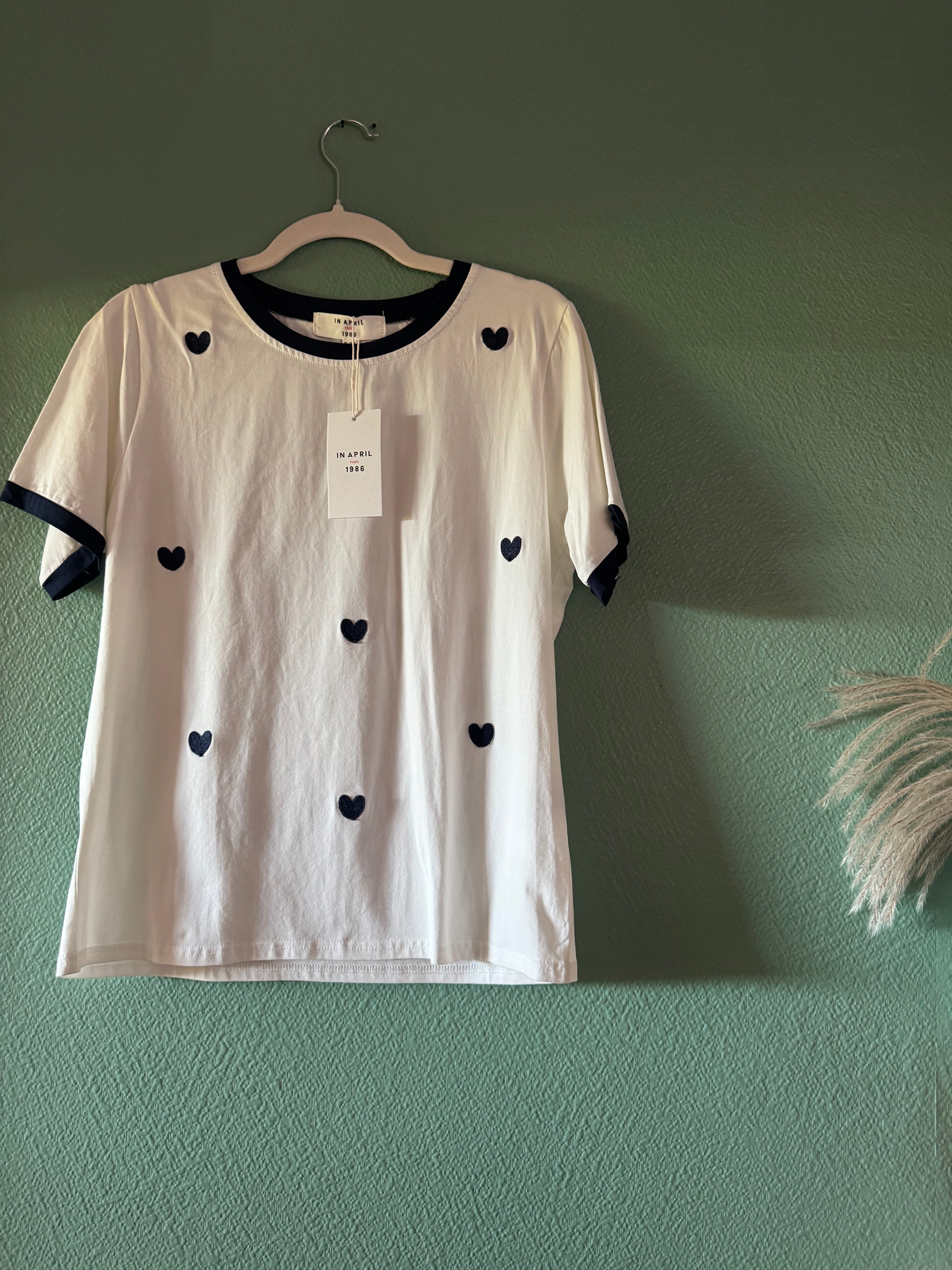 Tee-shirt Blanc avec coeur marine