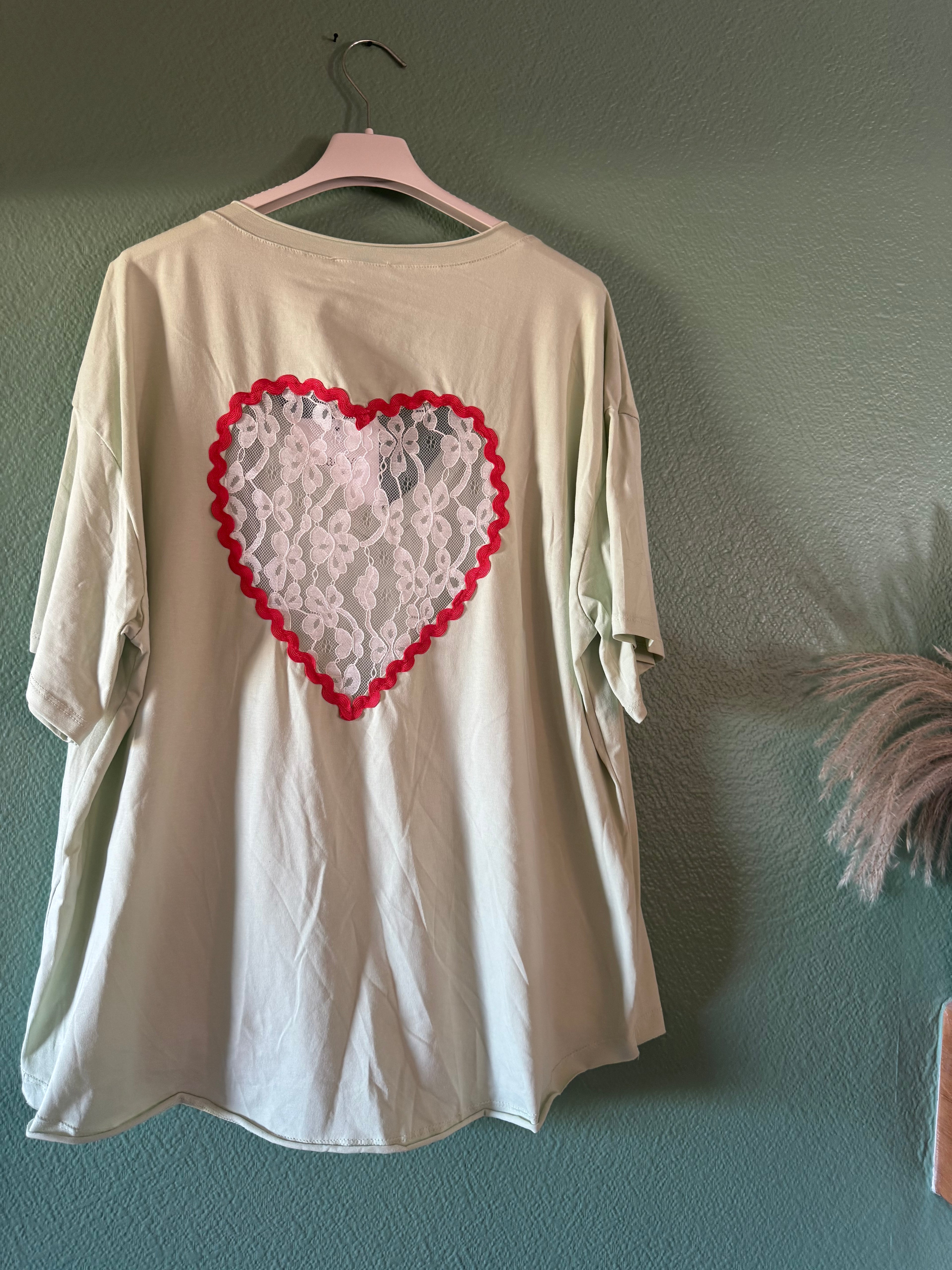 Tee-shirt coeur en dentelle dans le dos