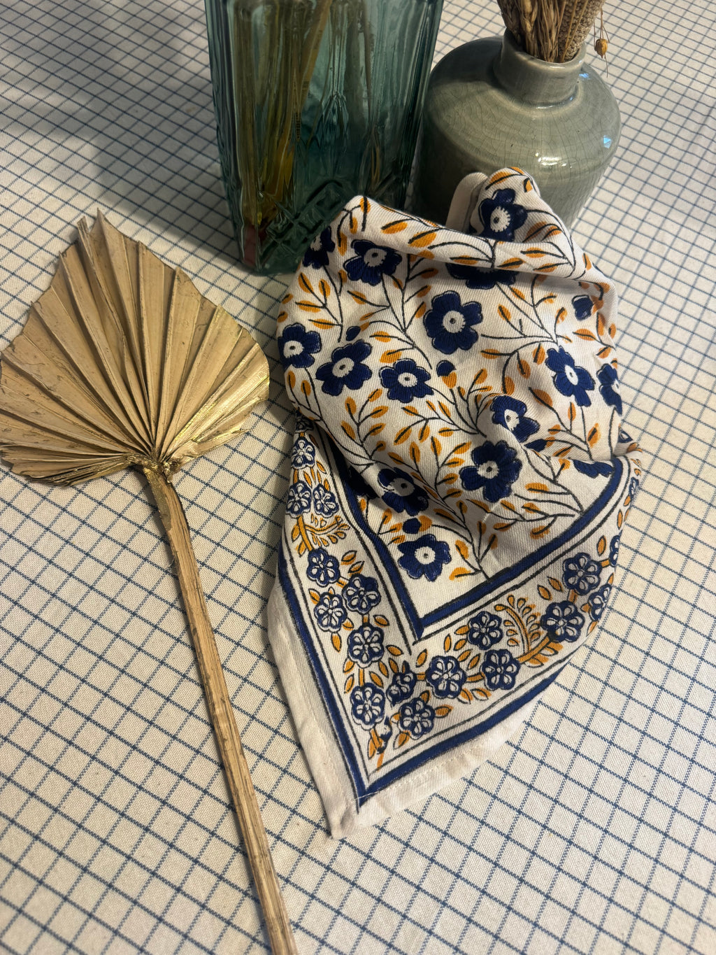 Foulard bleu marine et blanc