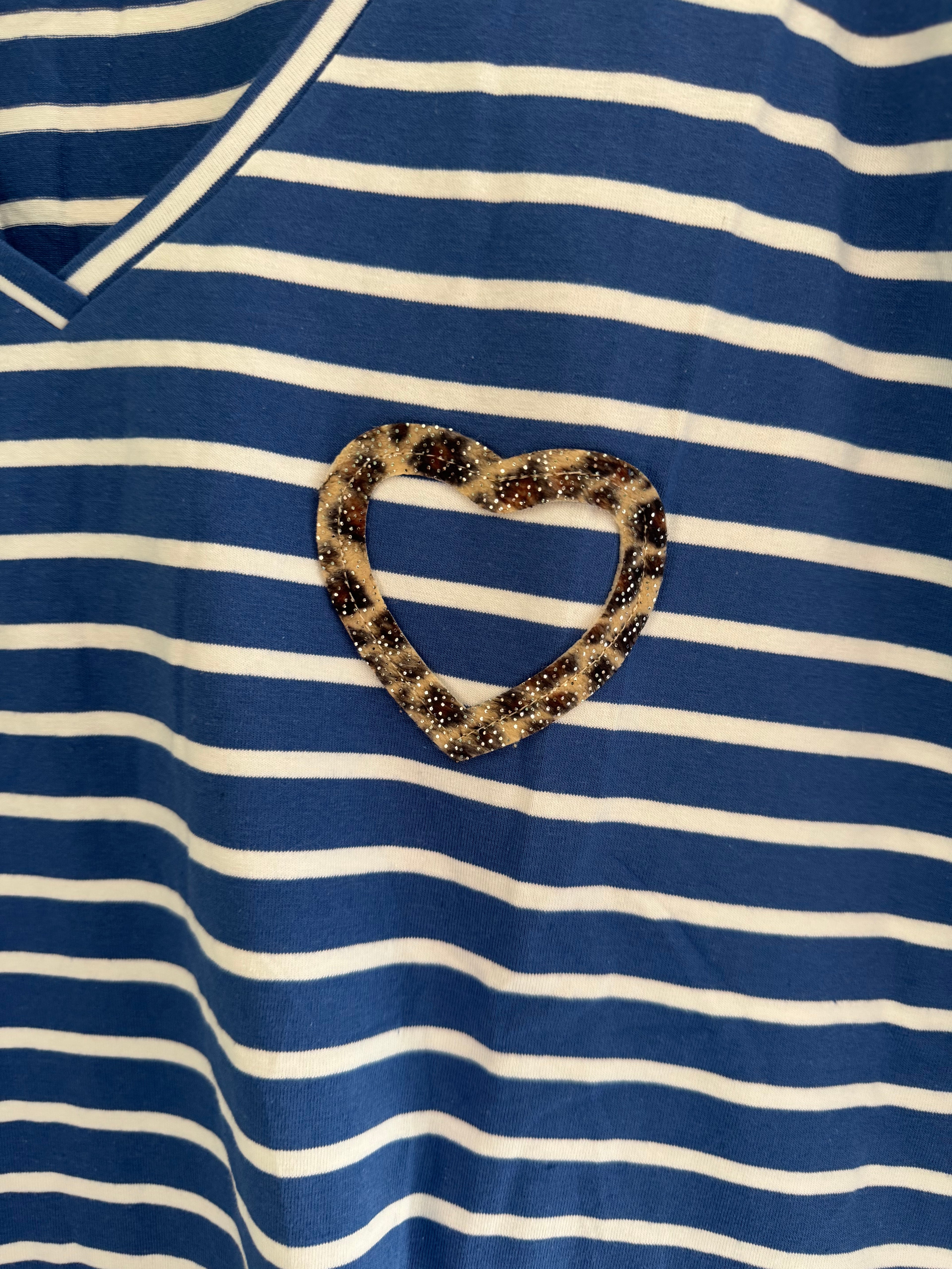 T-shirt bleu et blanc à rayure