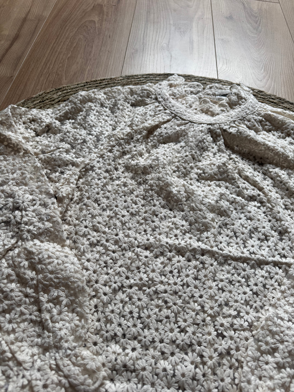 Blouse écrue fleurie brodée