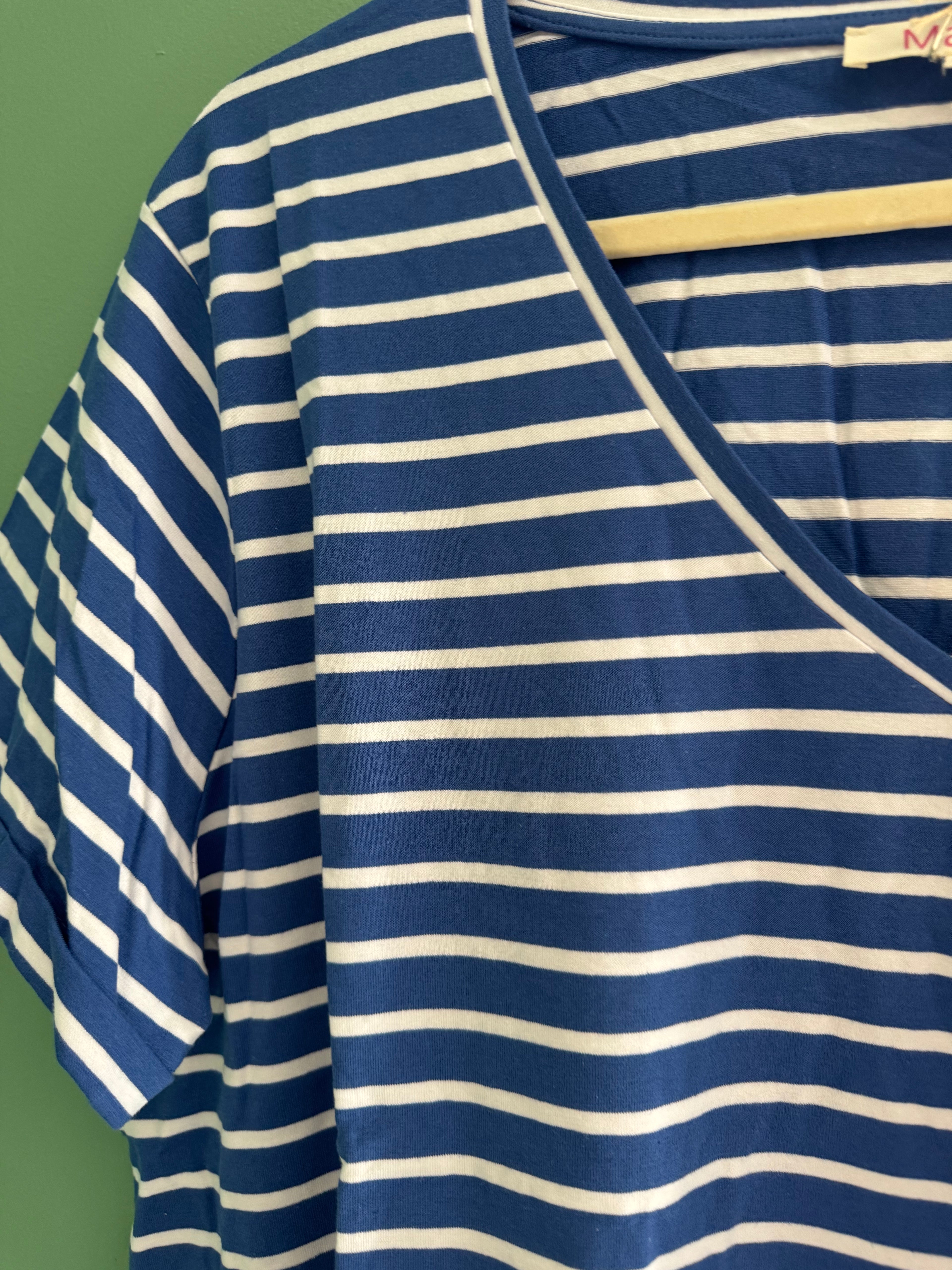 T-shirt bleu et blanc à rayure