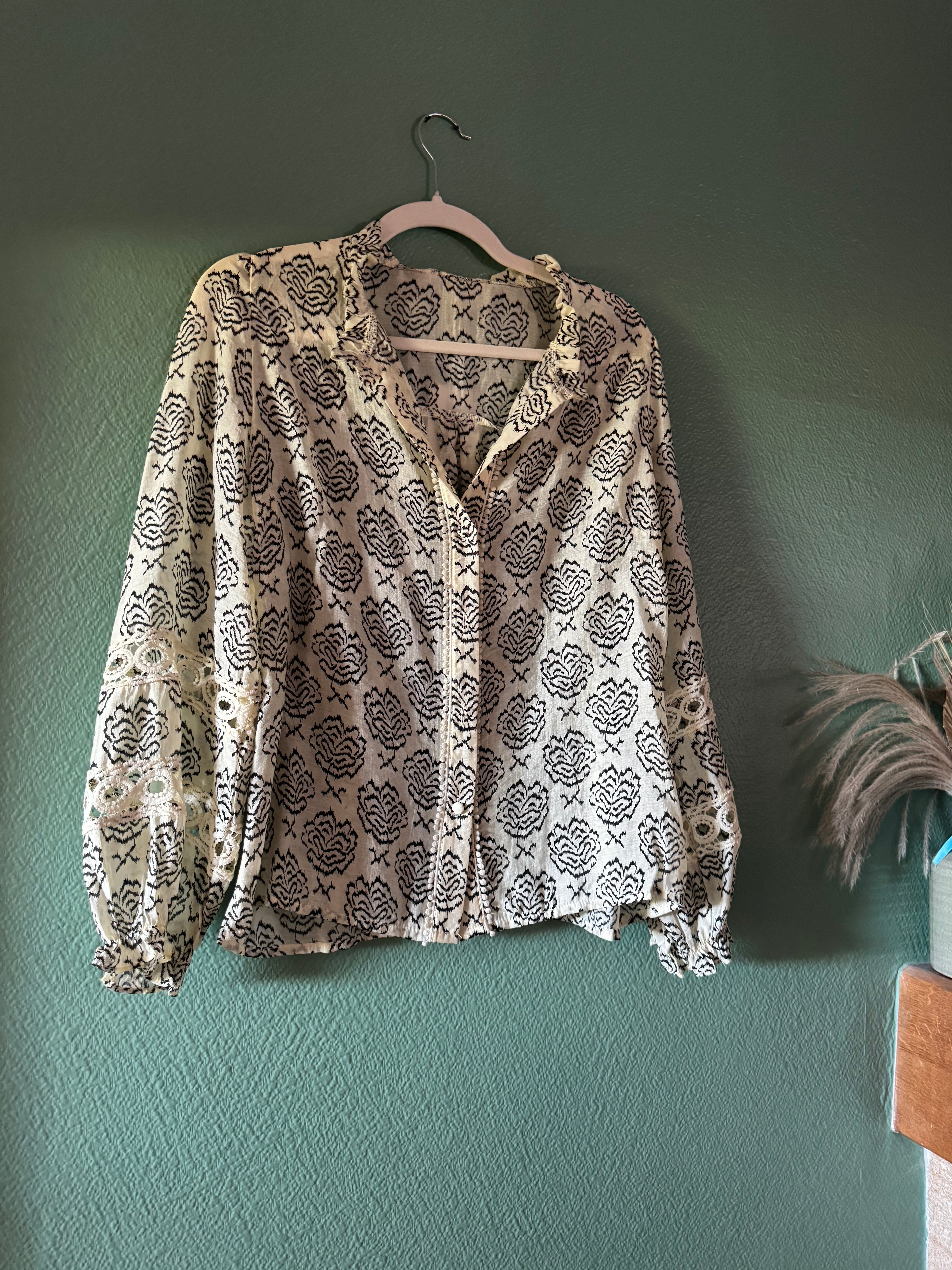 Blouse beige à motif