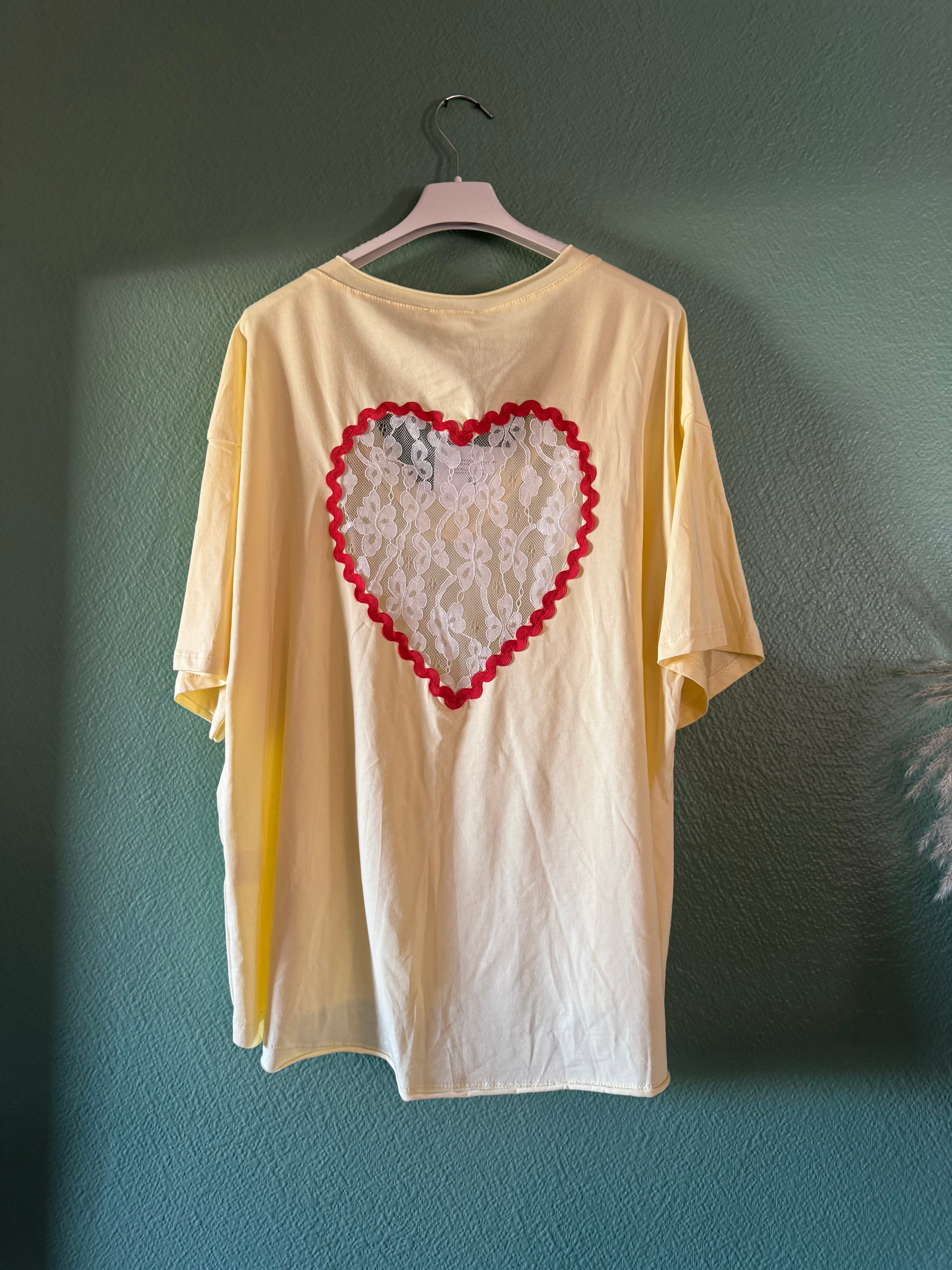 Tee-shirt coeur en dentelle dans le dos