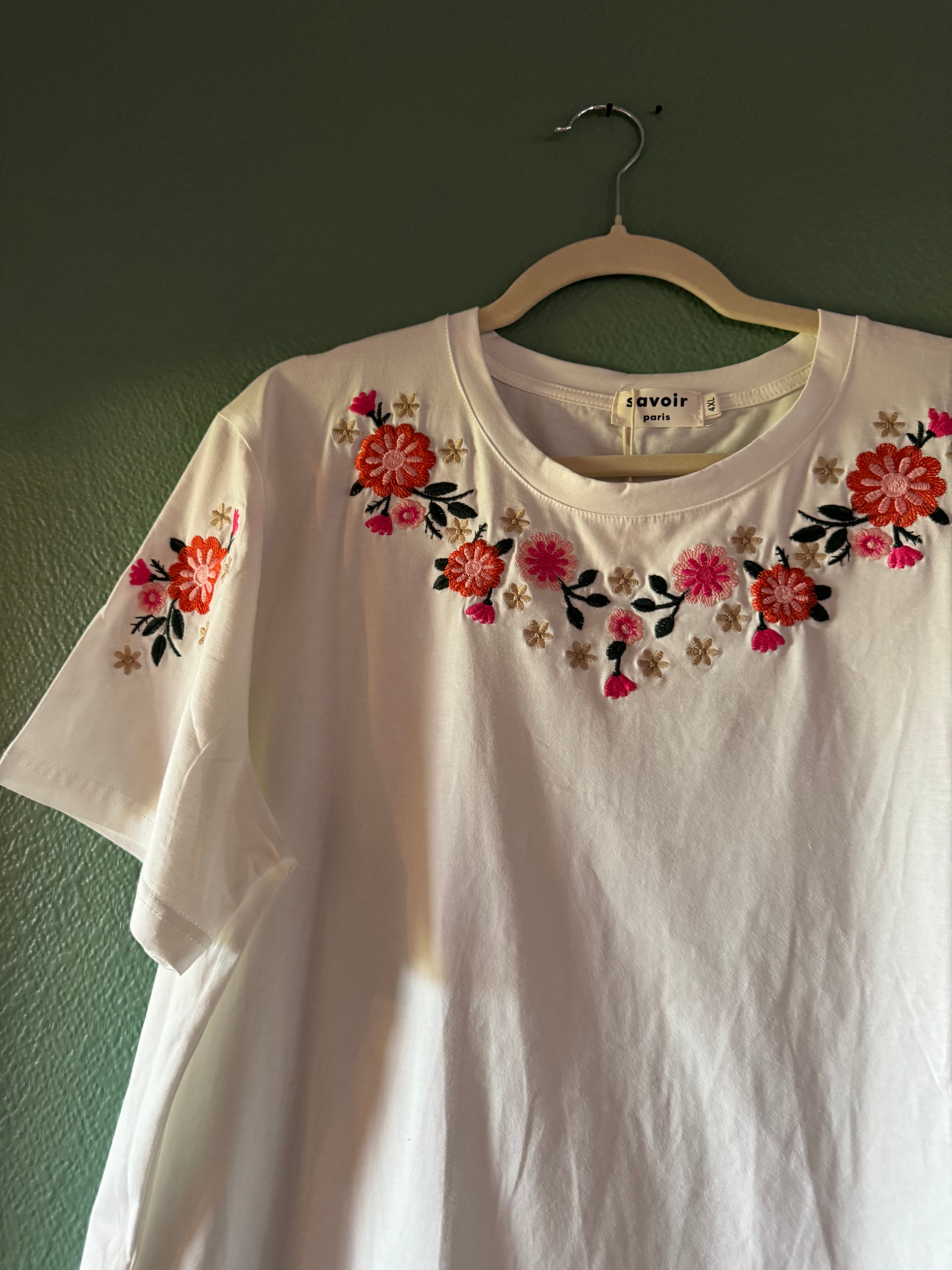 Tee-shirt Blanche avec Fleurs
