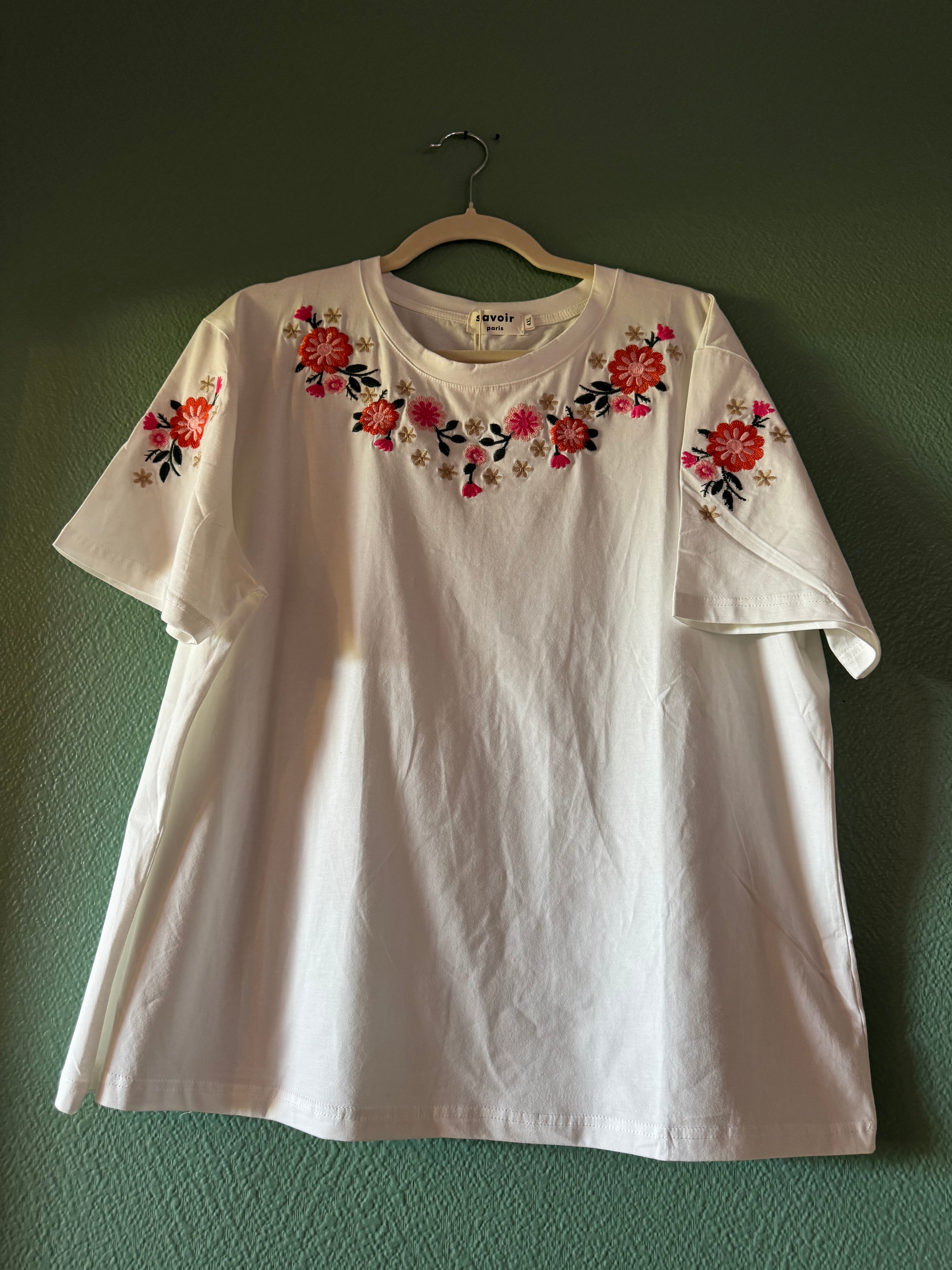 Tee-shirt Blanche avec Fleurs