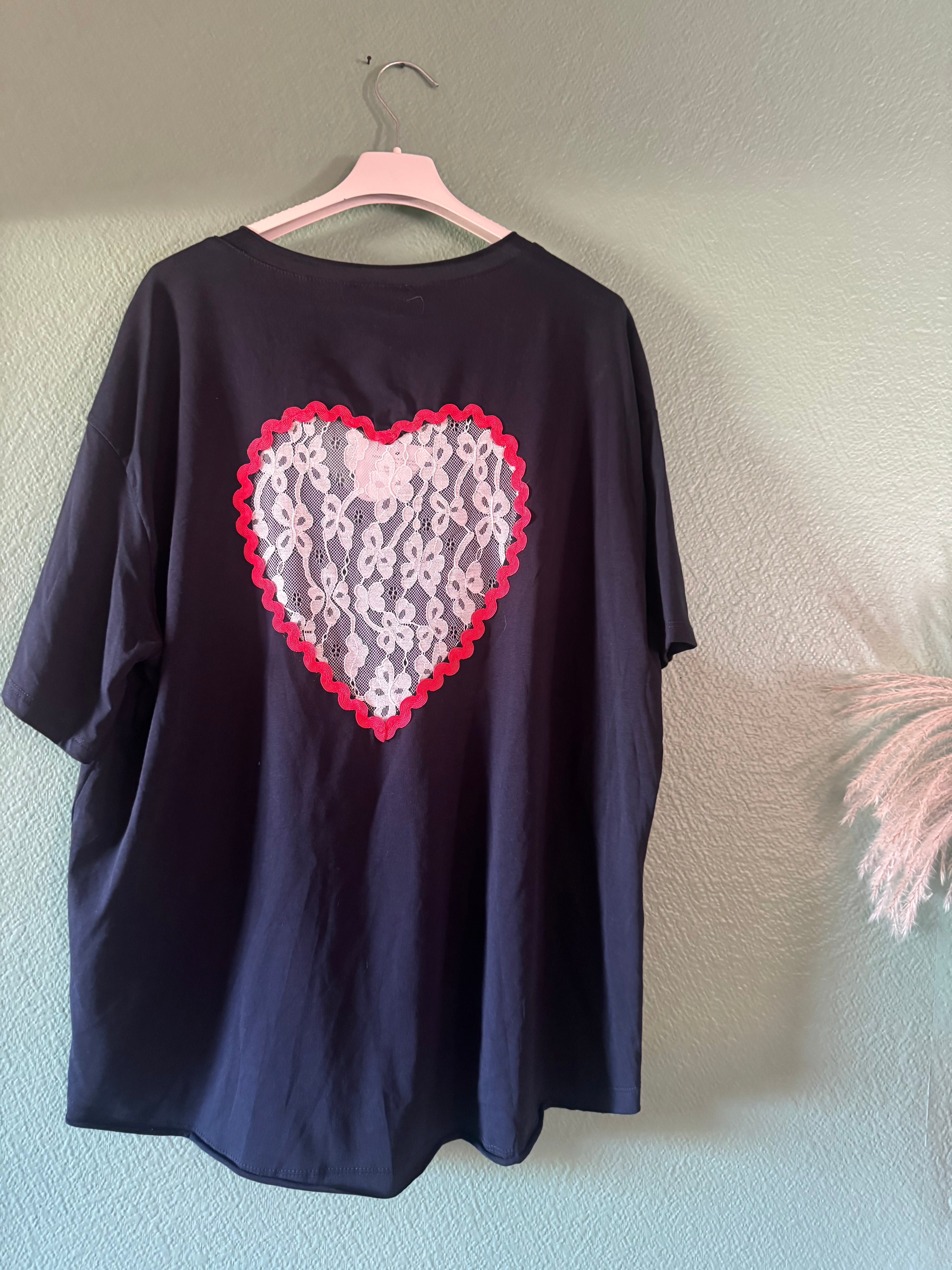 Tee-shirt coeur en dentelle dans le dos