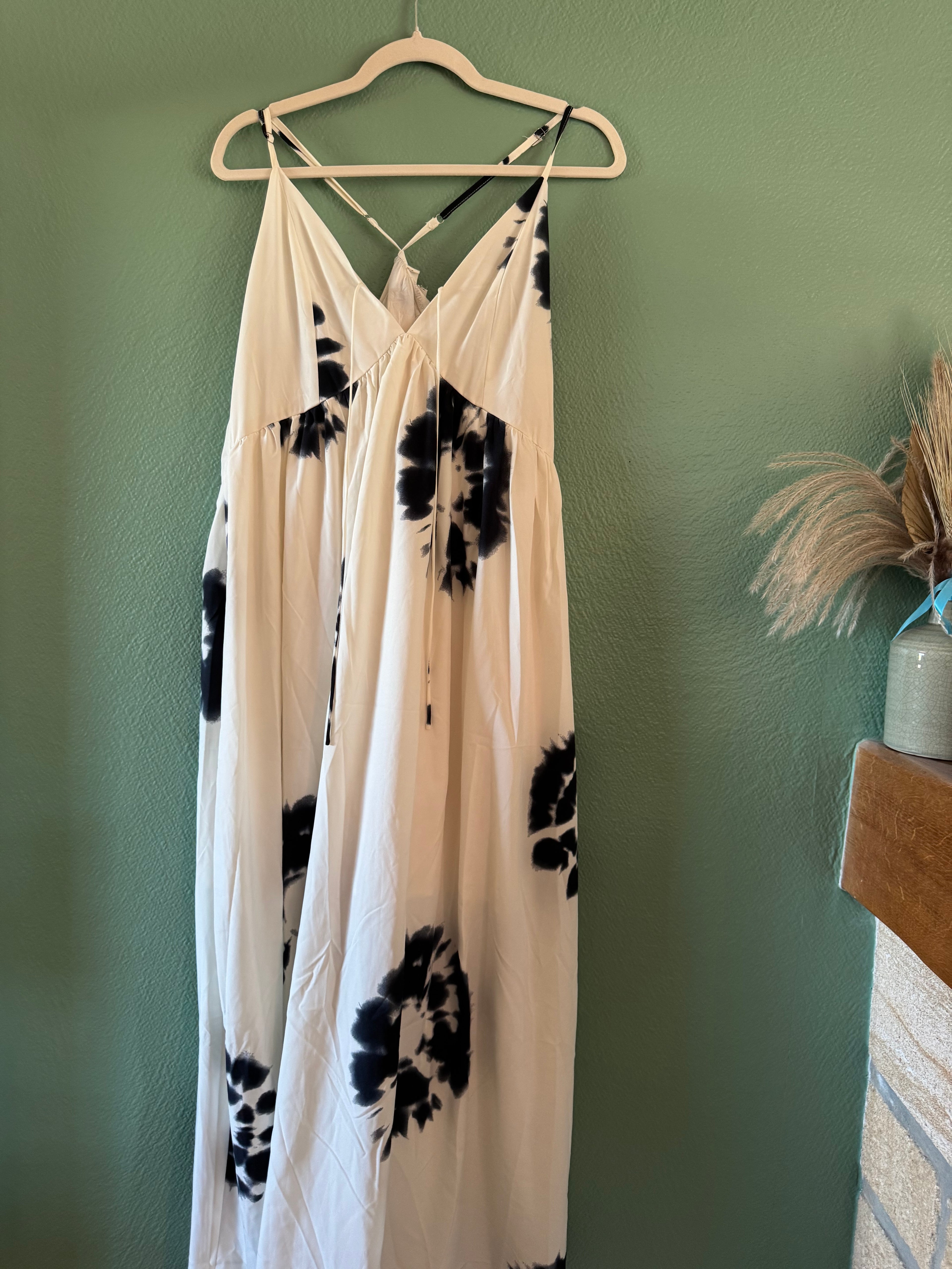 Robe longue à bretelle noir et blanche