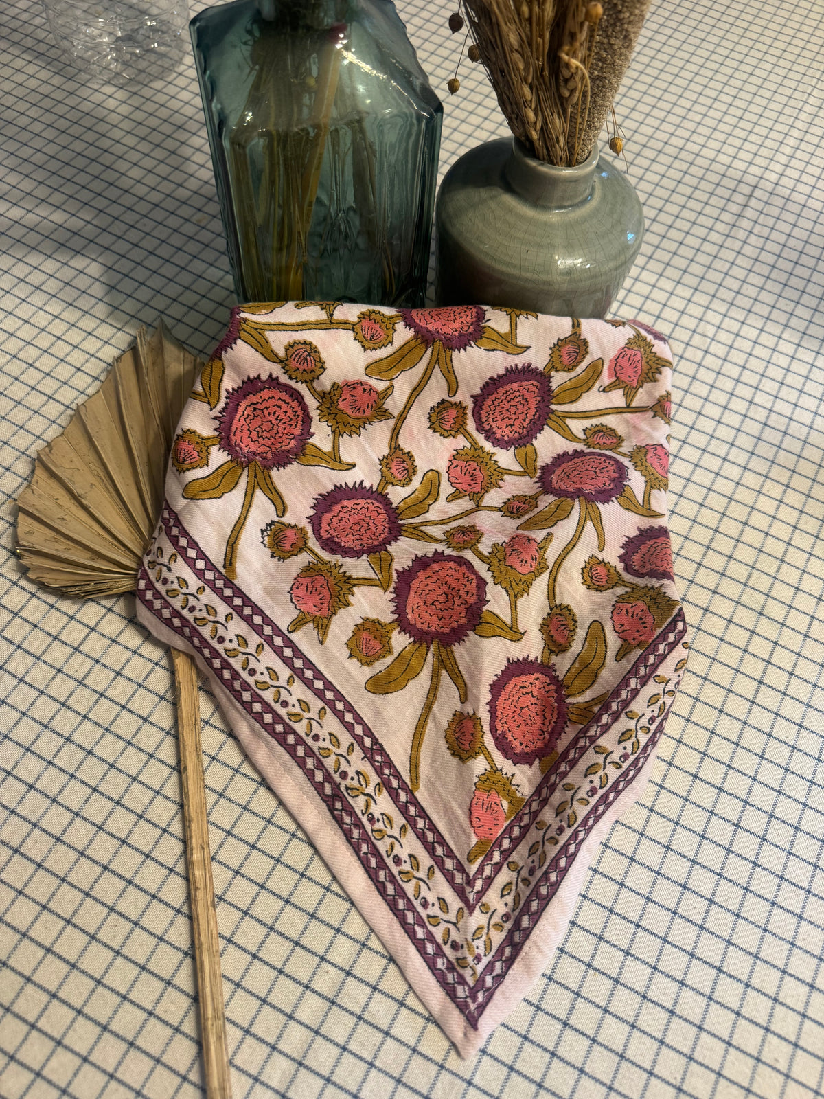 Foulard blanc et rose