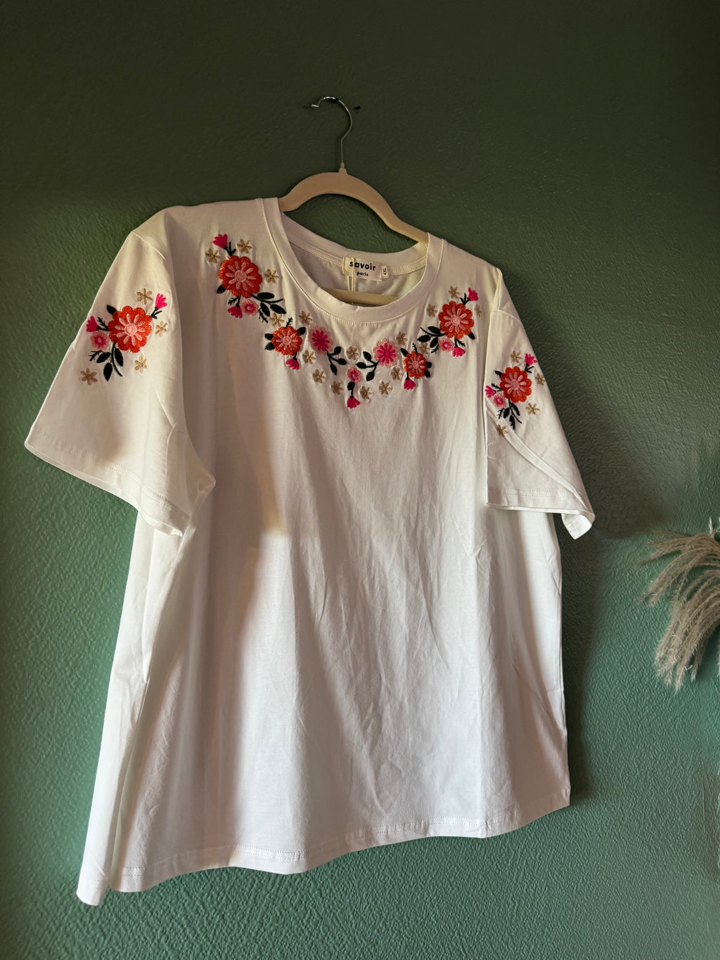 Tee-shirt Blanche avec Fleurs