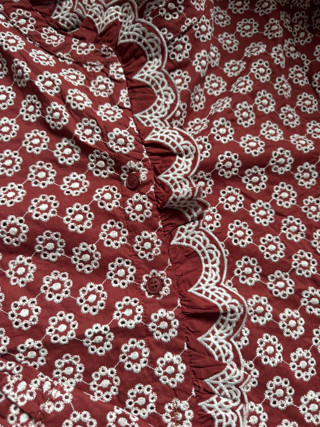 Blouses Alma rouge à broderie